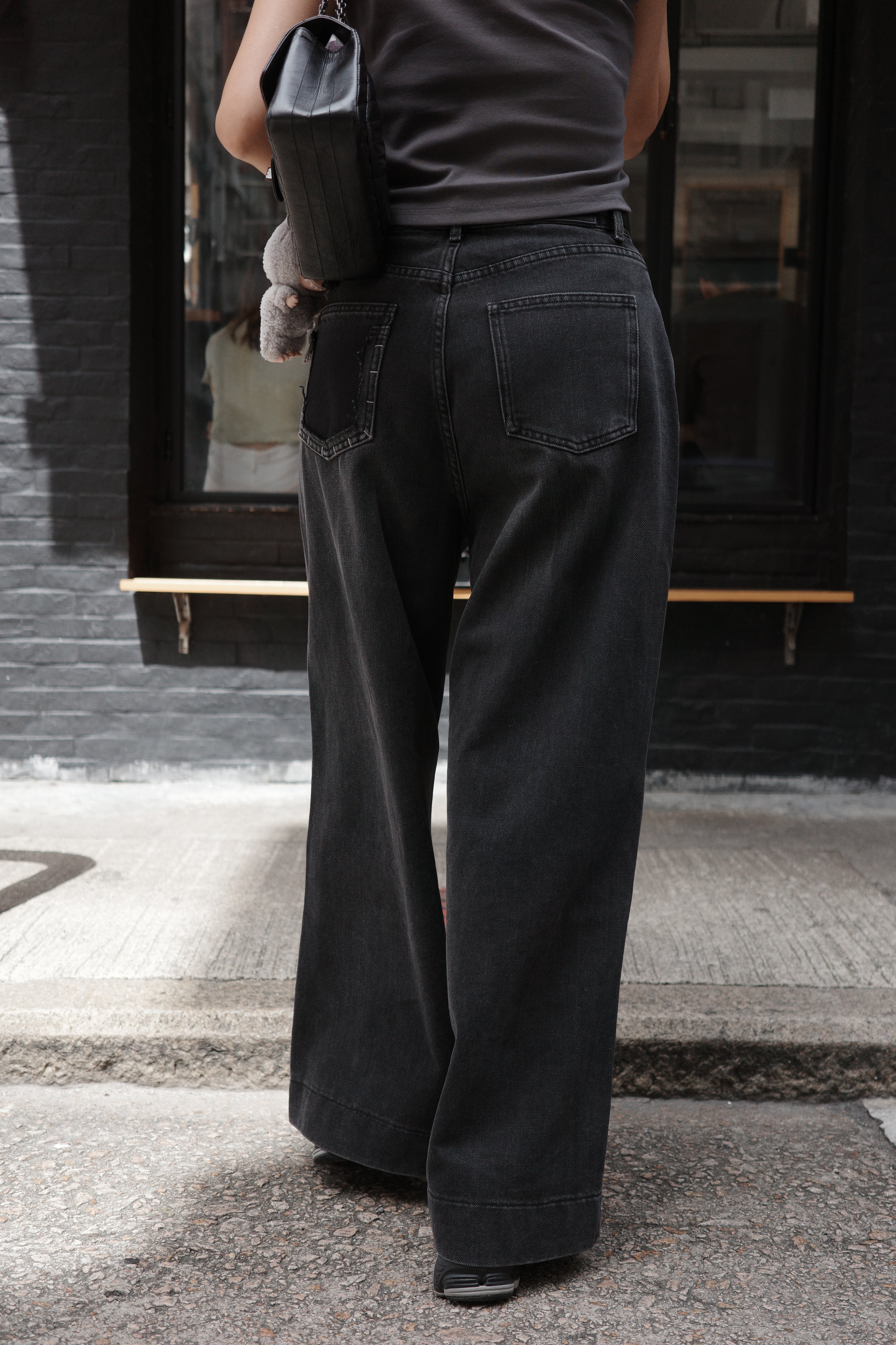 洗水黑單袋牛仔褲