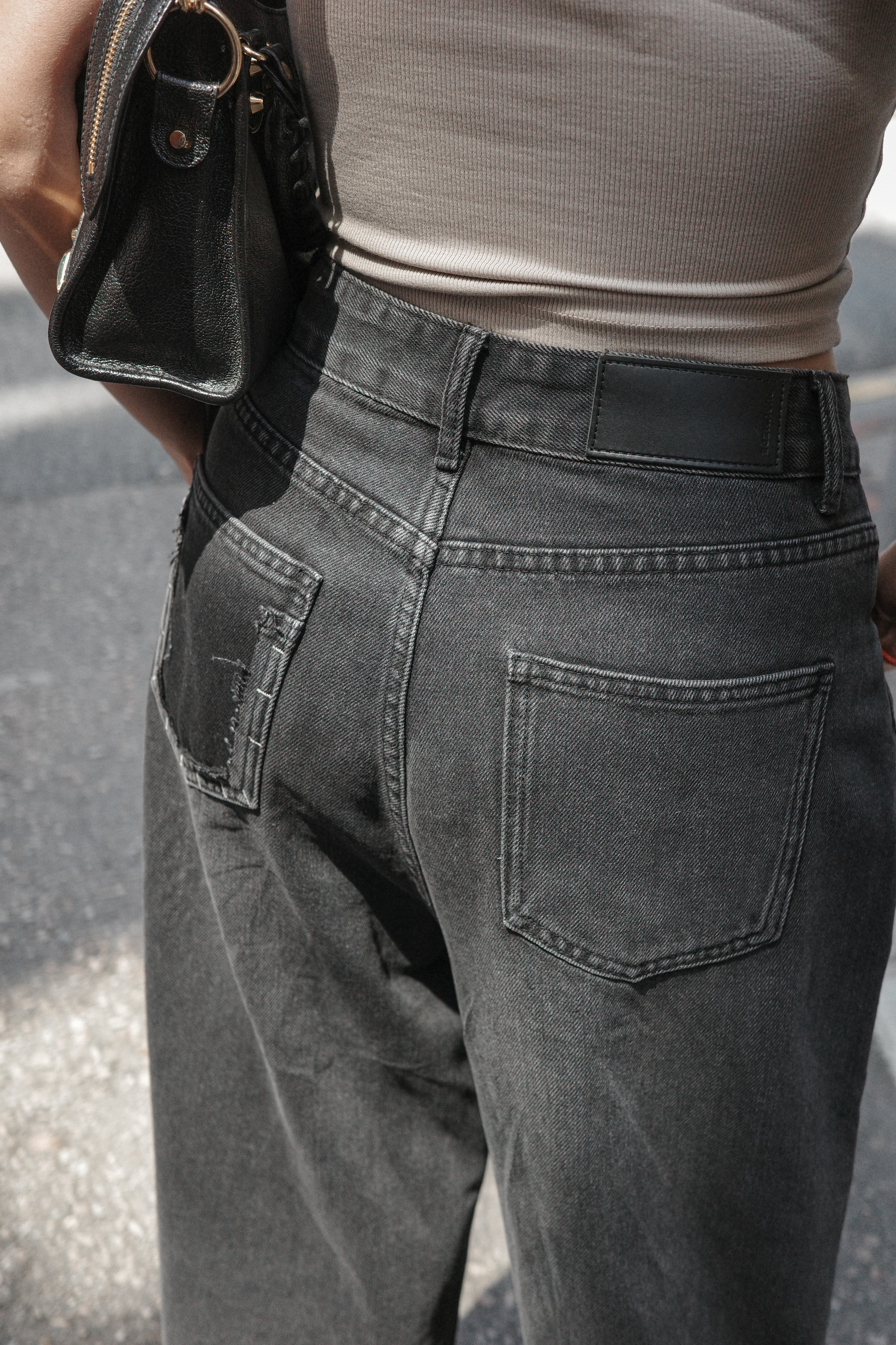 洗水黑單袋牛仔褲